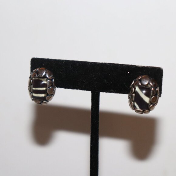 Retro silver earrings with black and white .75" - Picture 3 of 4